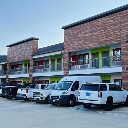 Americas Best Value Inn & Suites Kingwood Iah Airport Гамбл Екстер'єр фото