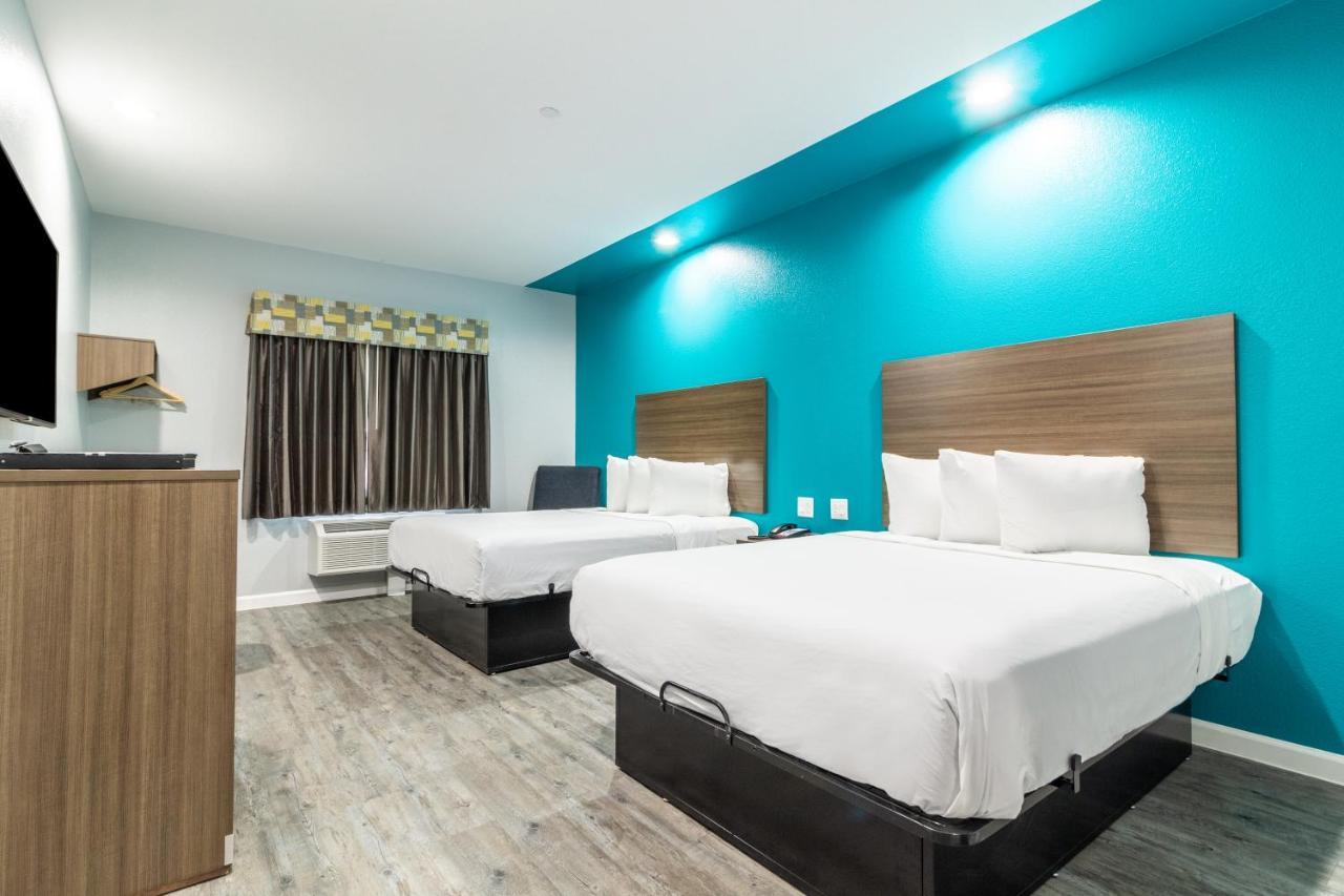 Americas Best Value Inn & Suites Kingwood Iah Airport Гамбл Екстер'єр фото